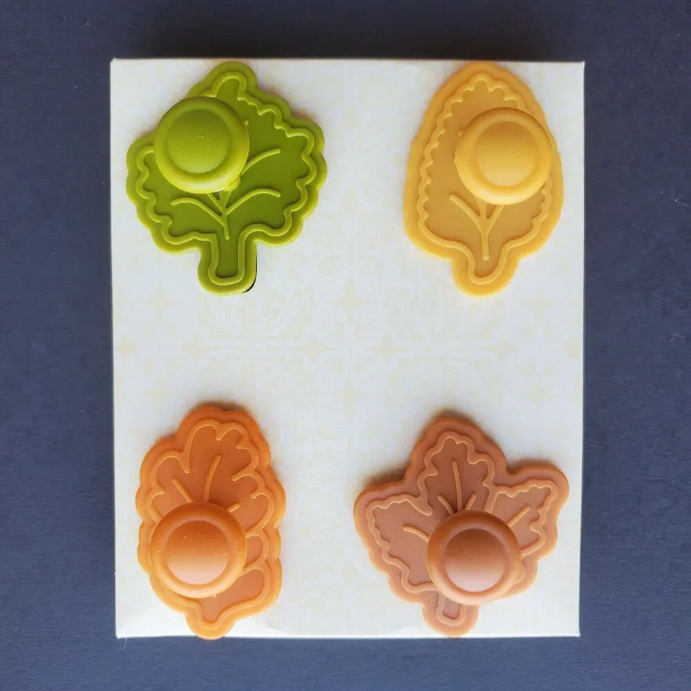 Williams-Sonoma Fall Leaves Pie Crust Cutters New in Box Autumn Set Of 4 NOS